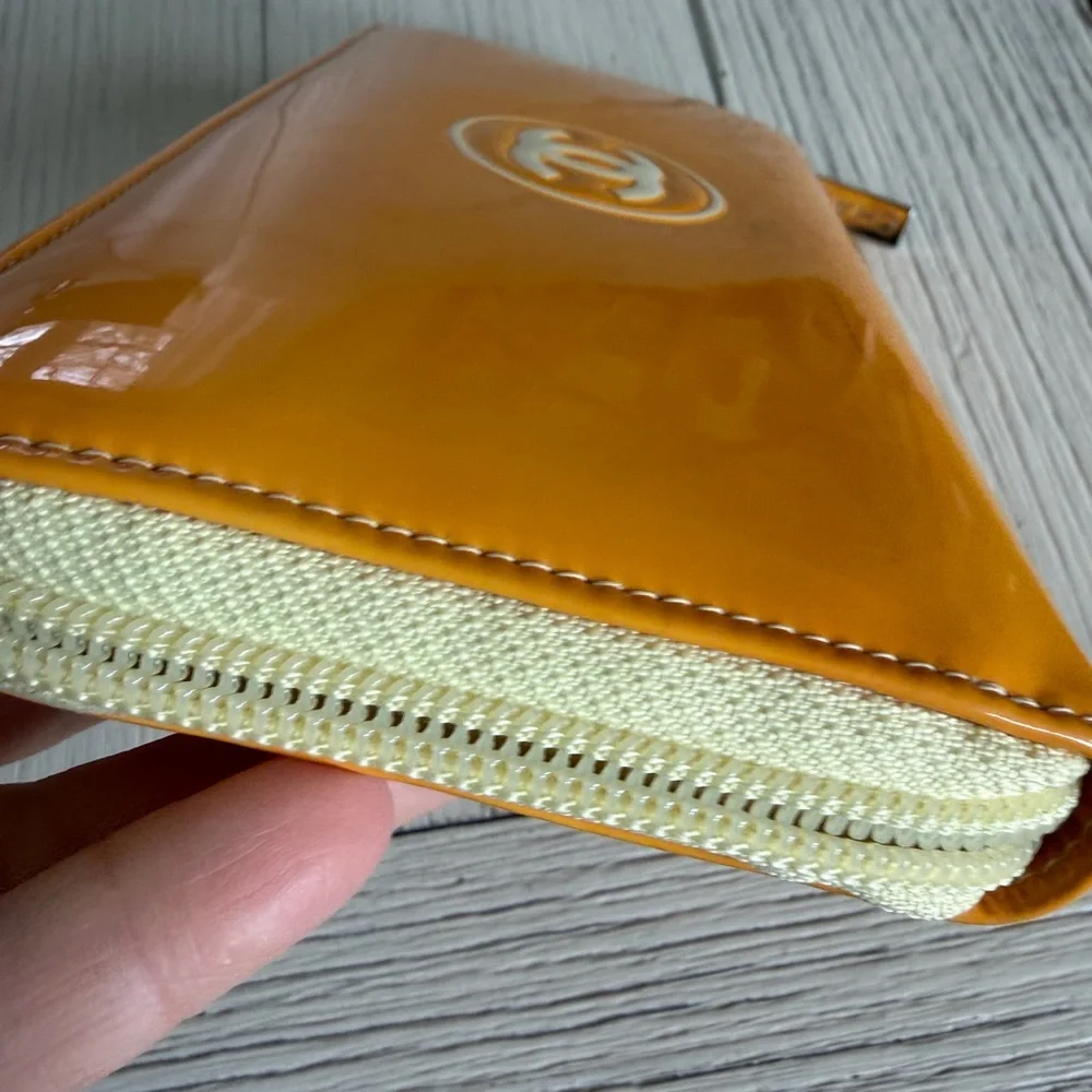CHANEL Glossy Yellow Patent Zippy Wallet - Picture 3 of 11